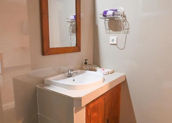 Bambu Lokha Guest House, Gianyar Bali ゲストハウス 4*